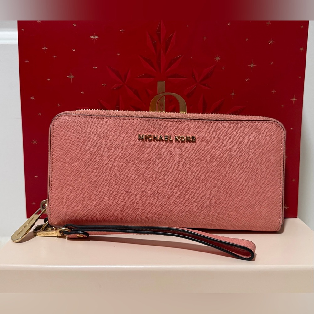 Like New Michael Kors Blush Pink Wristlet